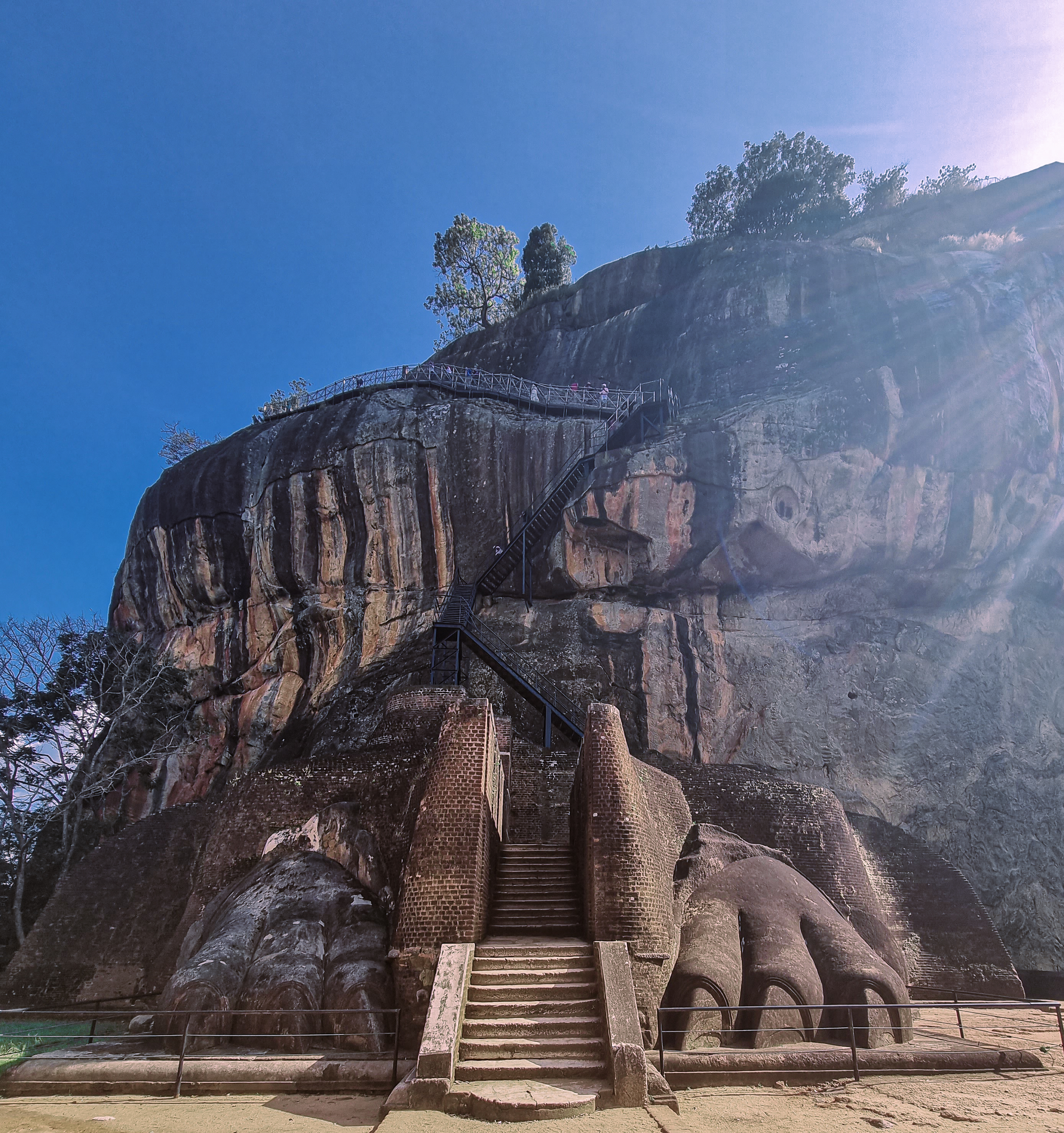 Things to do in Sri Lanka. Sigiriya.
Budget Tips. Budget Travel Tips. Sri Lanka. 