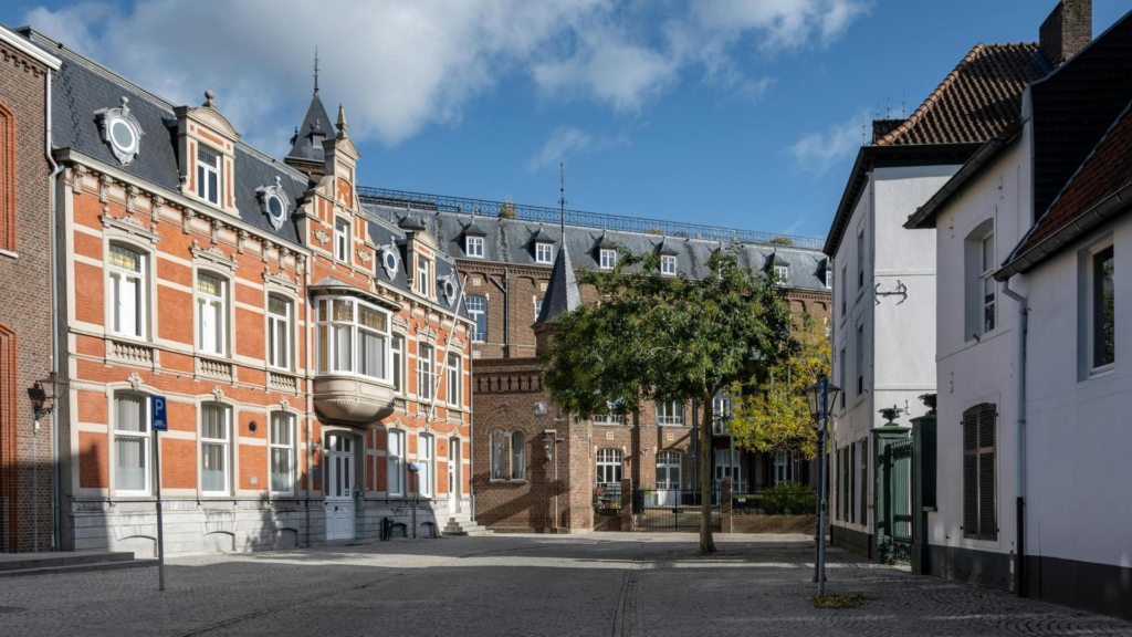 15 Best Things To Do In Den Haag (The Hague)