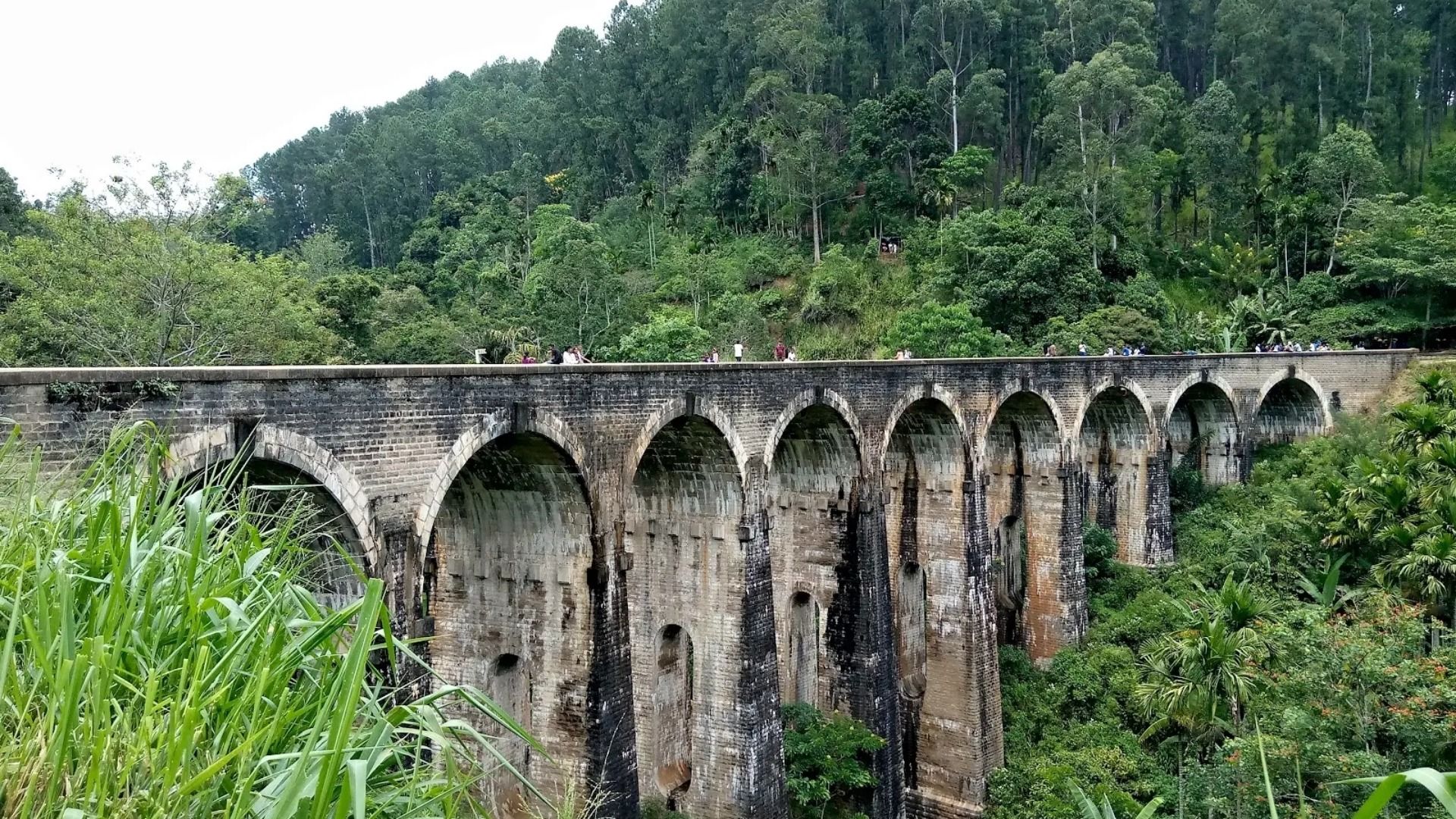 Photograph the Iconic Nine Arch Bridge