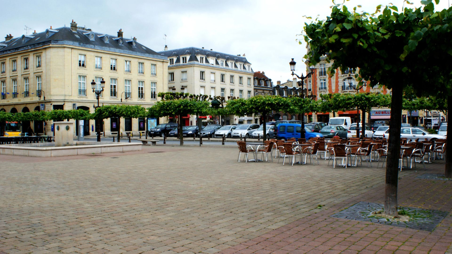 Place du Forum and the Medieval Streets