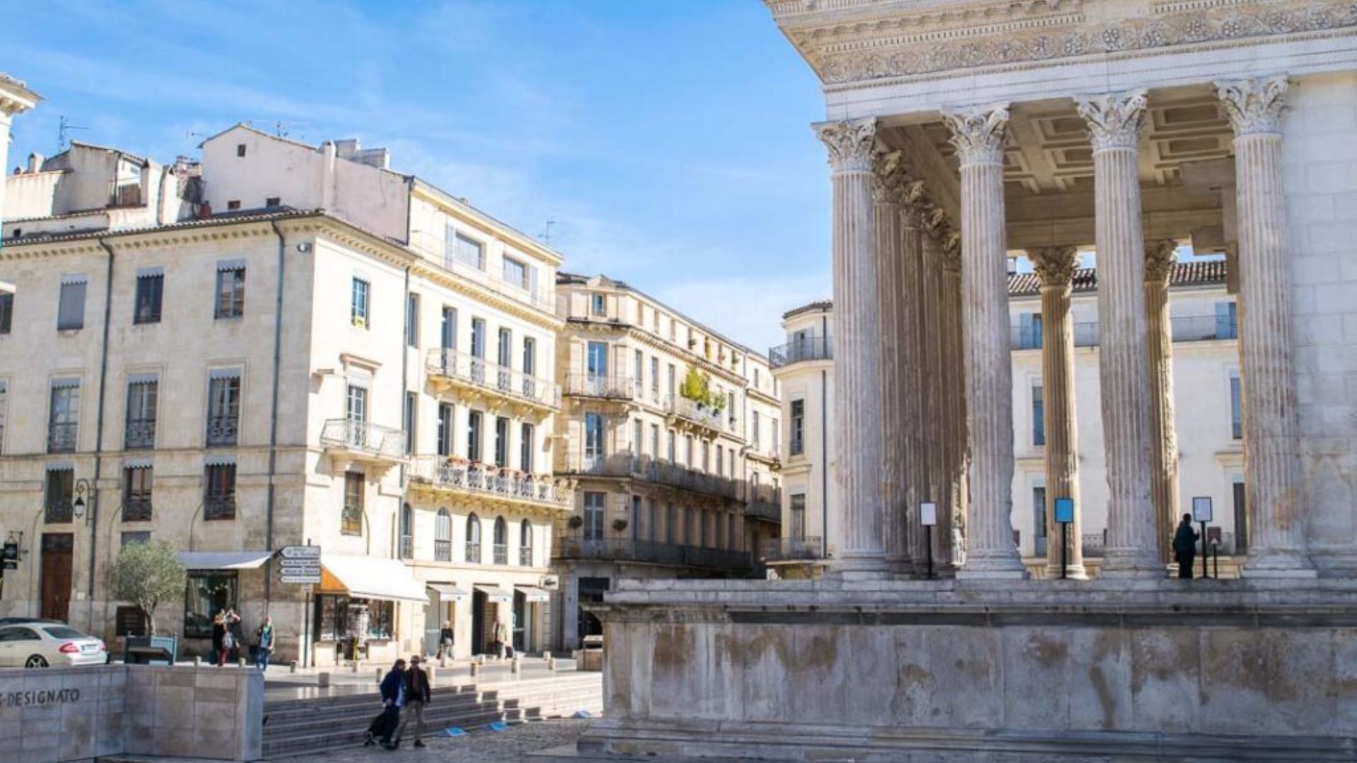 Why Explore Nîmes on Foot